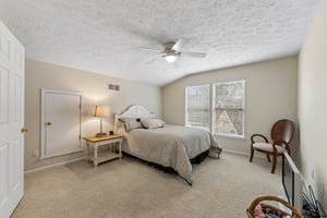 Willow Creek Dr-S0105-050.jpg
