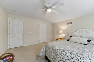 Willow Creek Dr-S0105-051.jpg