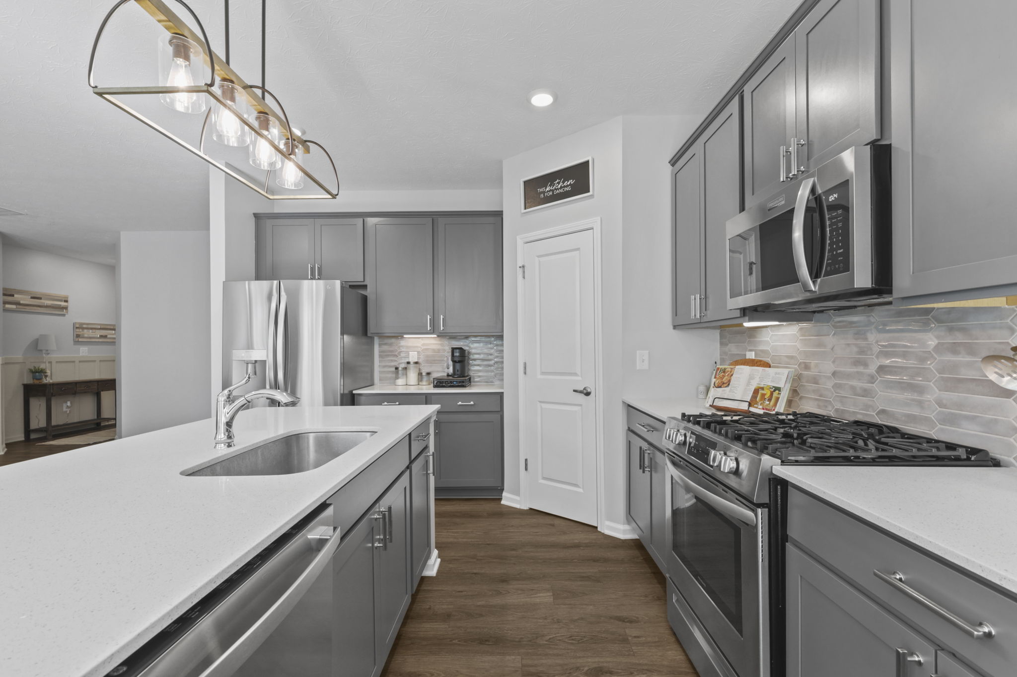  Photo 36