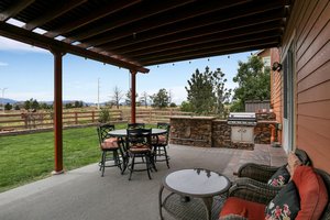 Pergola, Built-In BBQ & All Furniture Included