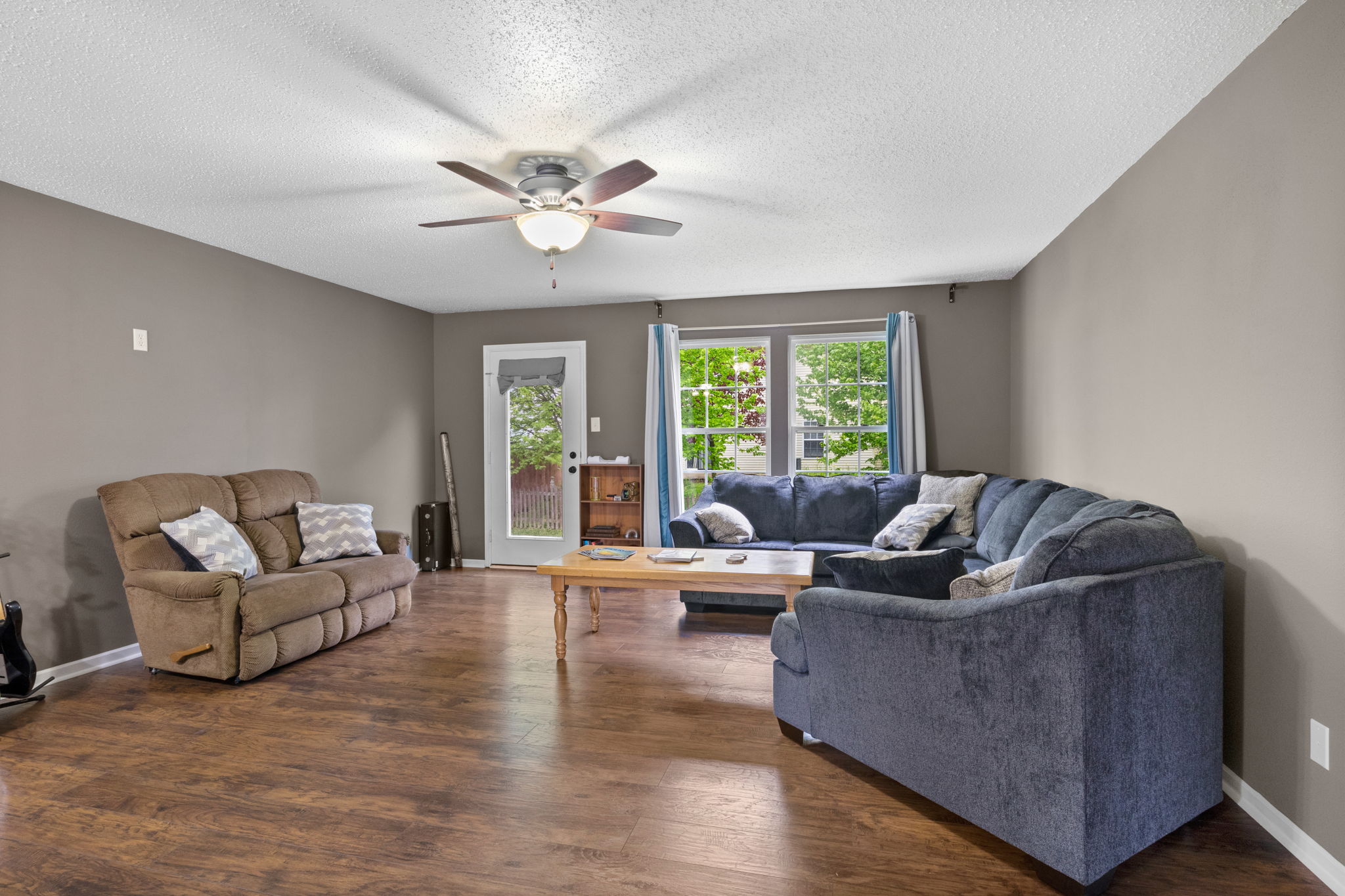  Photo 10
