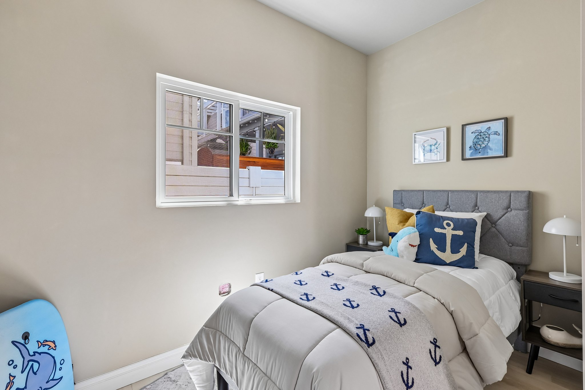 C Ave-S0708-045.jpg