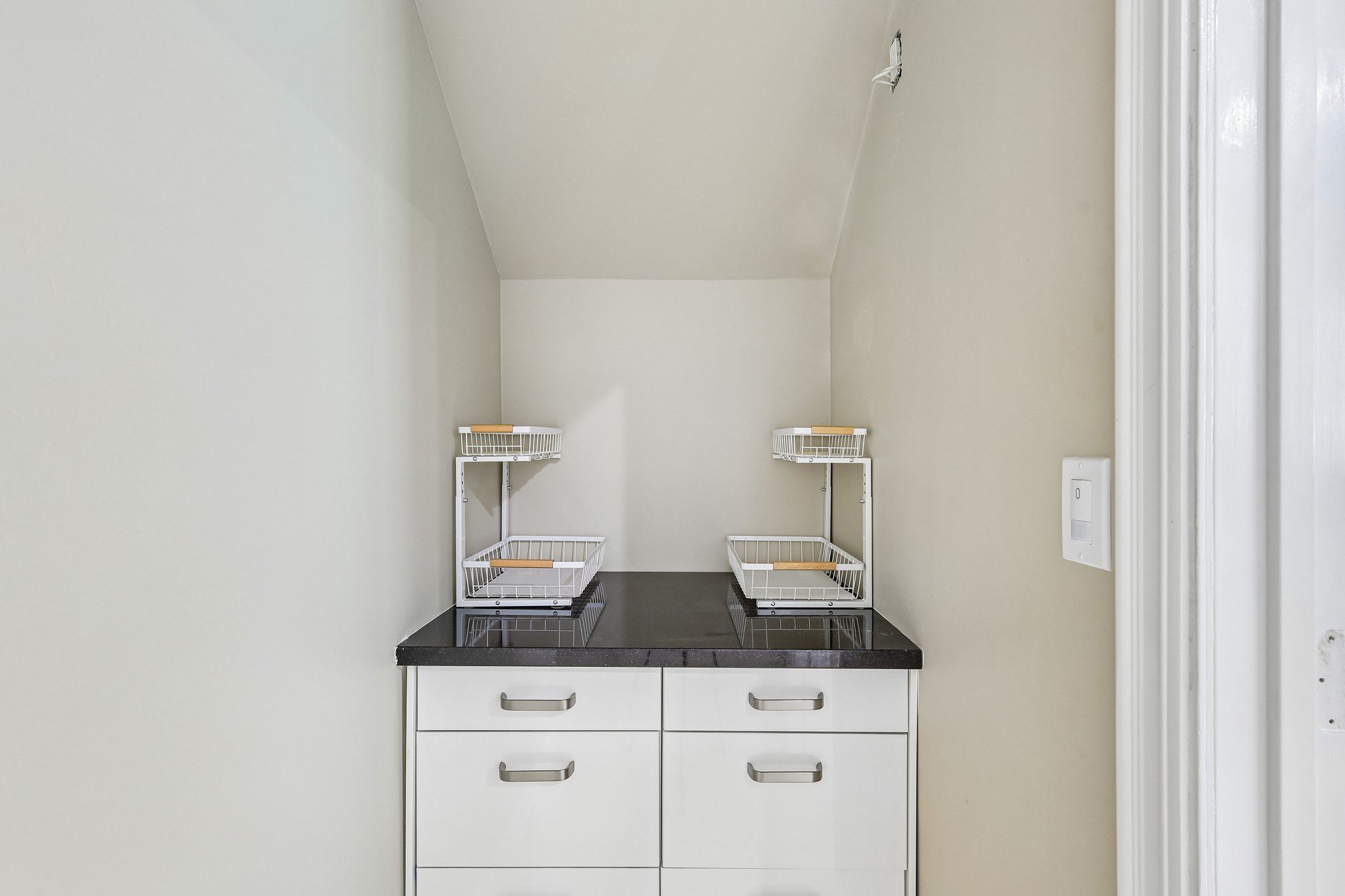C Ave-S0708-049.jpg