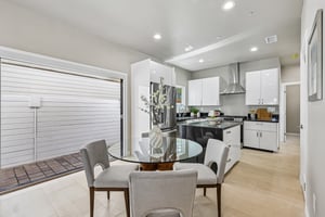 C Ave-S0708-013.jpg
