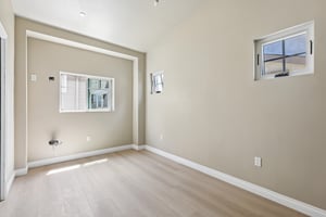 C Ave-S0708-020.jpg