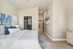 C Ave-S0708-042.jpg