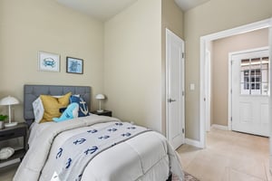 C Ave-S0708-046.jpg