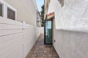 C Ave-S0708-053.jpg