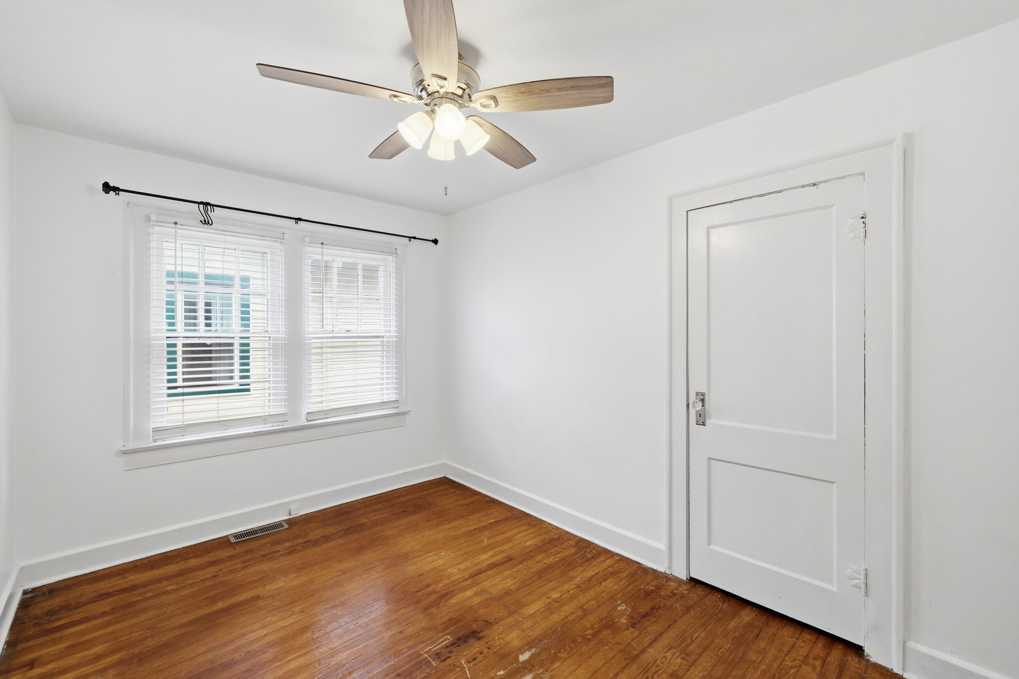 838 N Emerson Ave_014