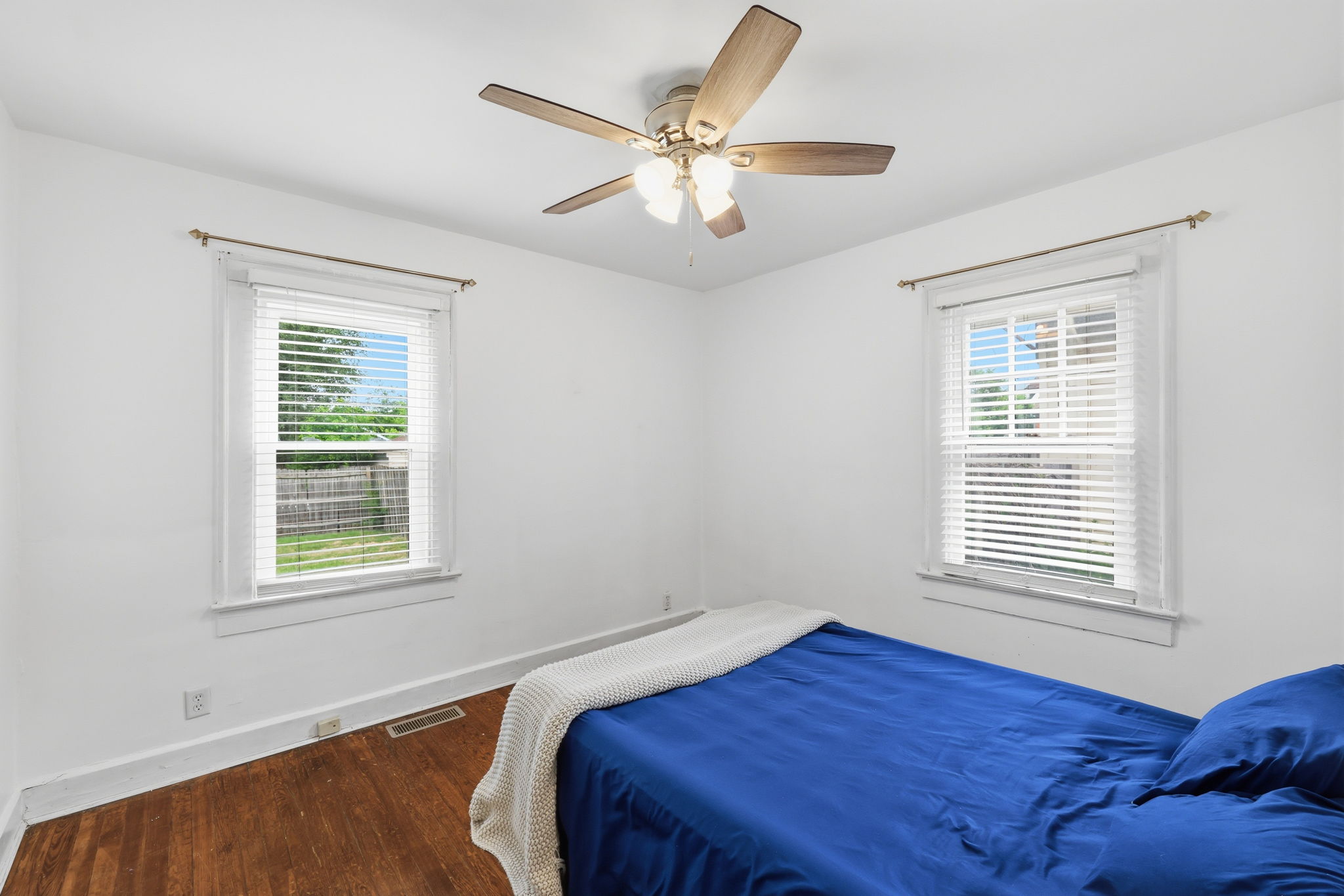 838 N Emerson Ave_016