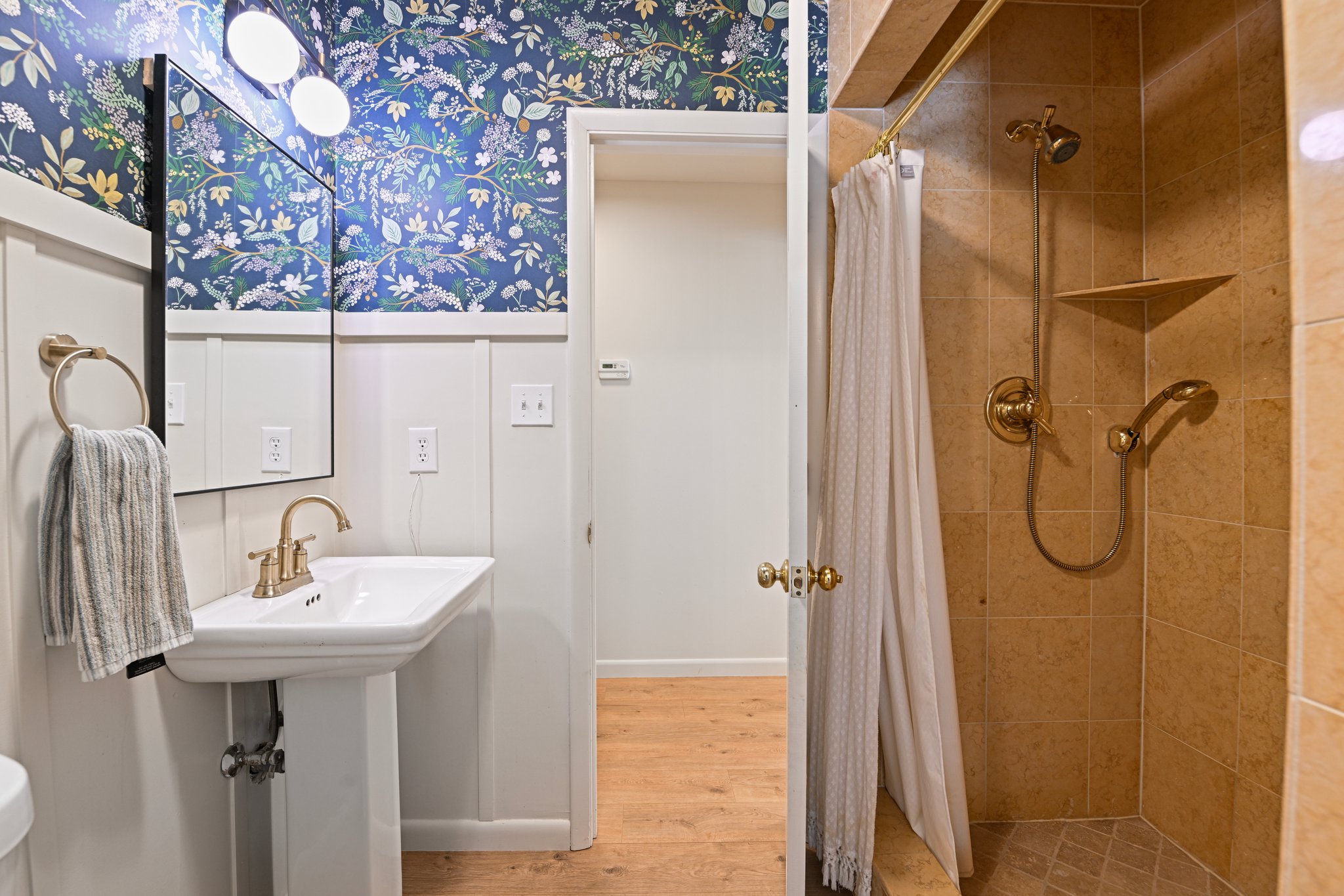 Full Bath off Kitchen/Mudroom