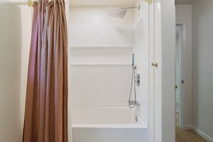 Upstairs Jack n Jill Bathroom