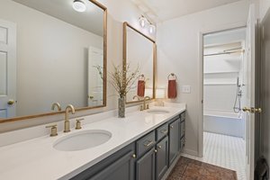 Upstairs Jack n Jill Bathroom