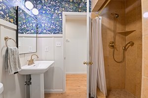 Full Bath off Kitchen/Mudroom