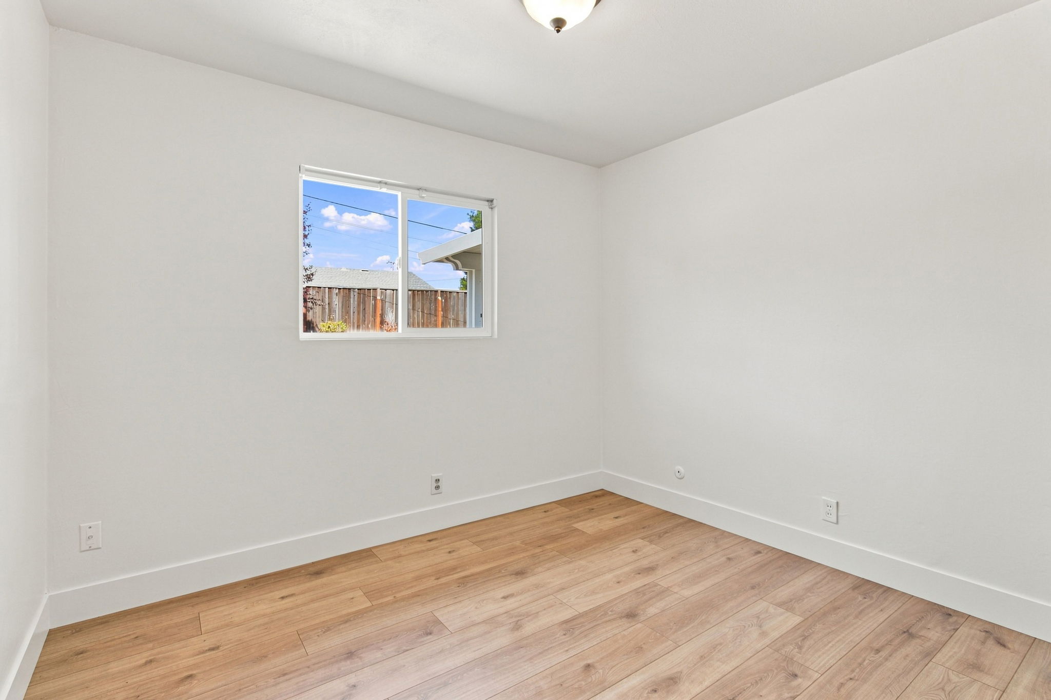 022_F8_8380 Lucania St