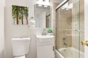 031_F8_8380 Lucania St