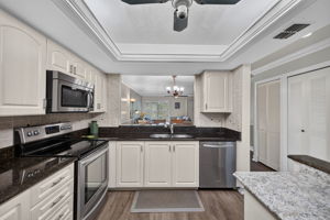 Kitchen 2 of 4