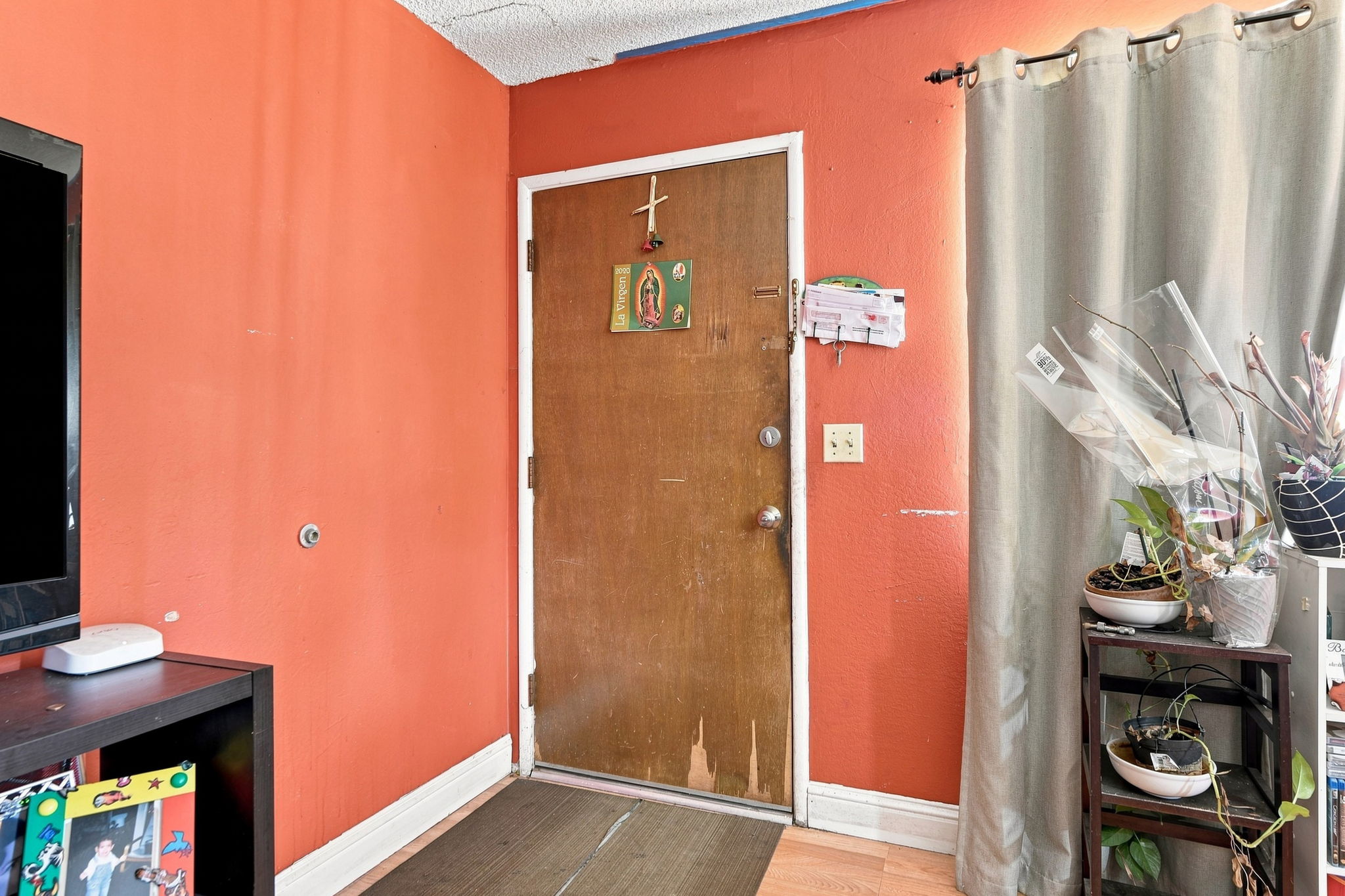  Photo 8