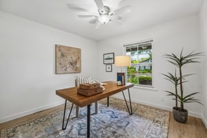 Office or Bedroom ( does have closet)