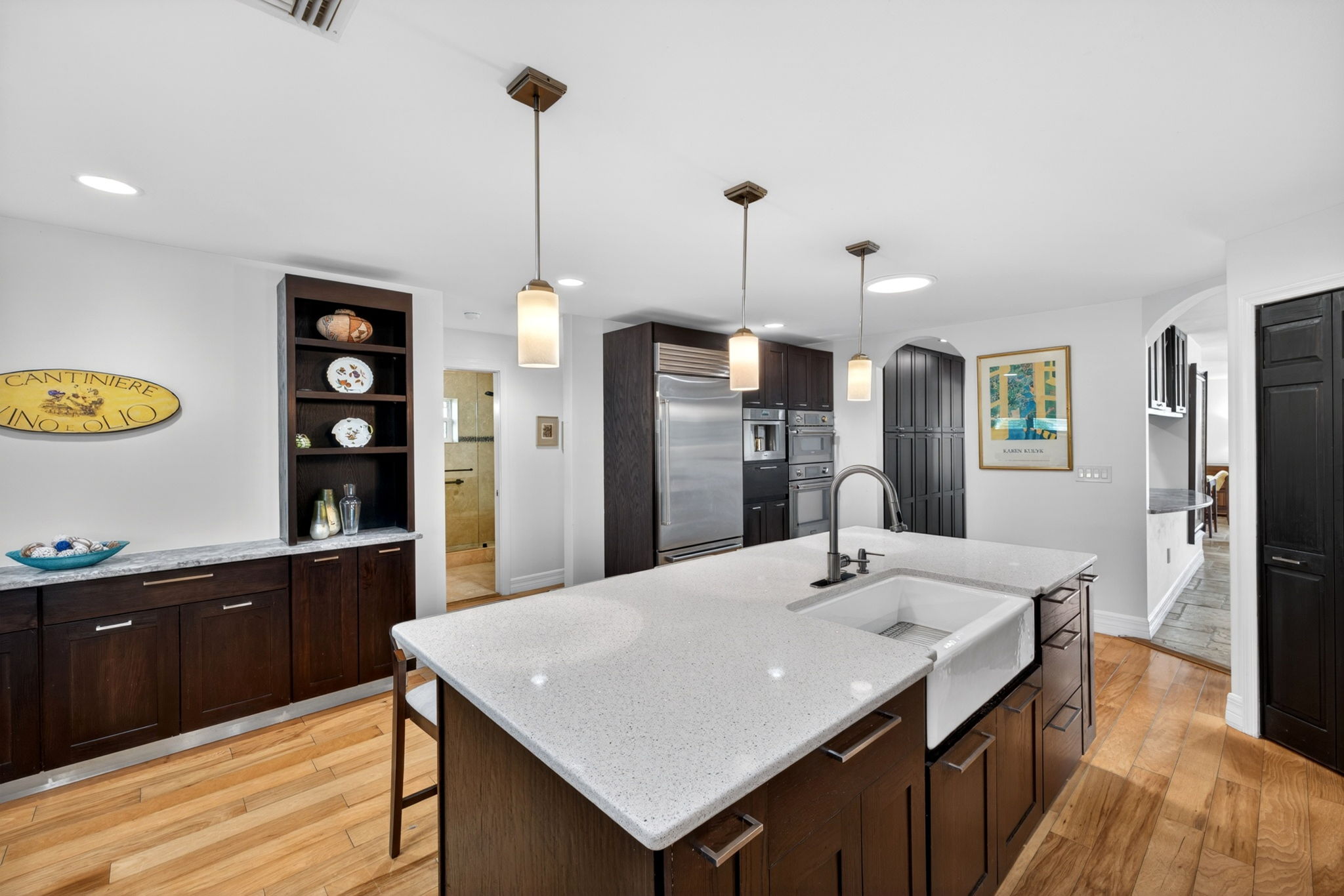 Kitchen 4 of 9