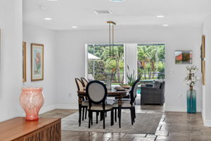 Dining Room 6 of 7