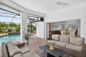 Lanai 4 of 6