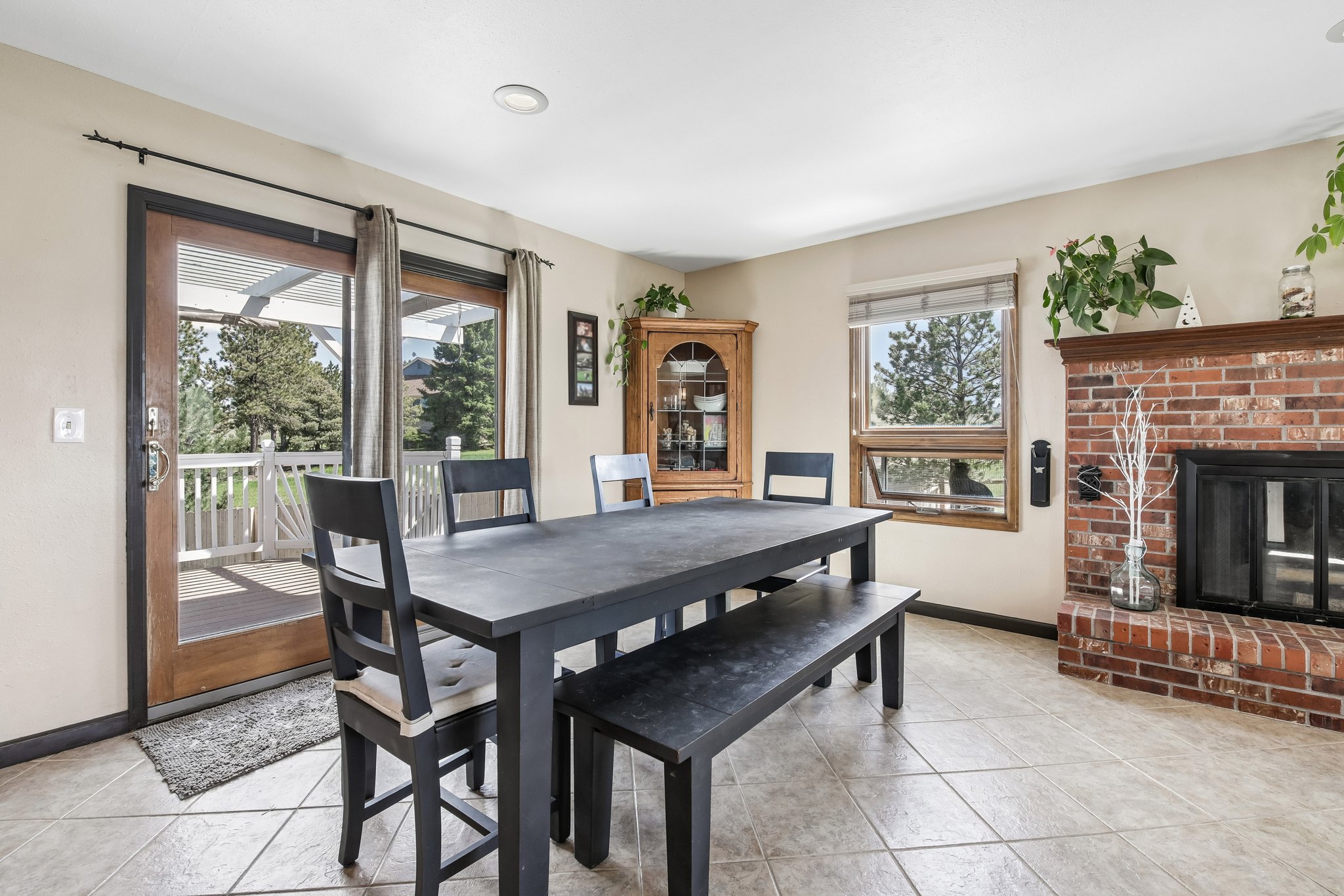 Crestview Dr-S2905-005.jpg