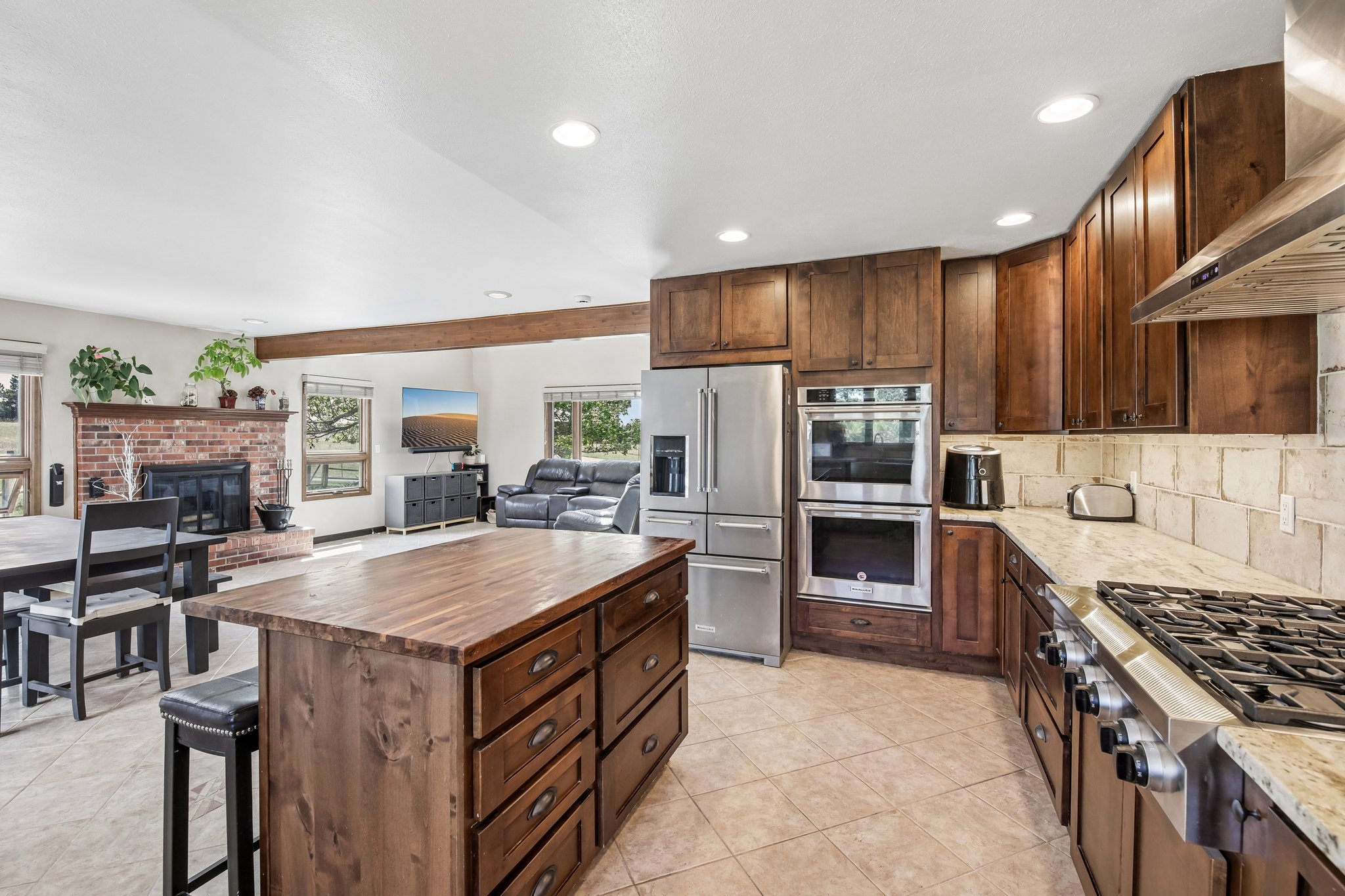 Crestview Dr-S2905-008.jpg