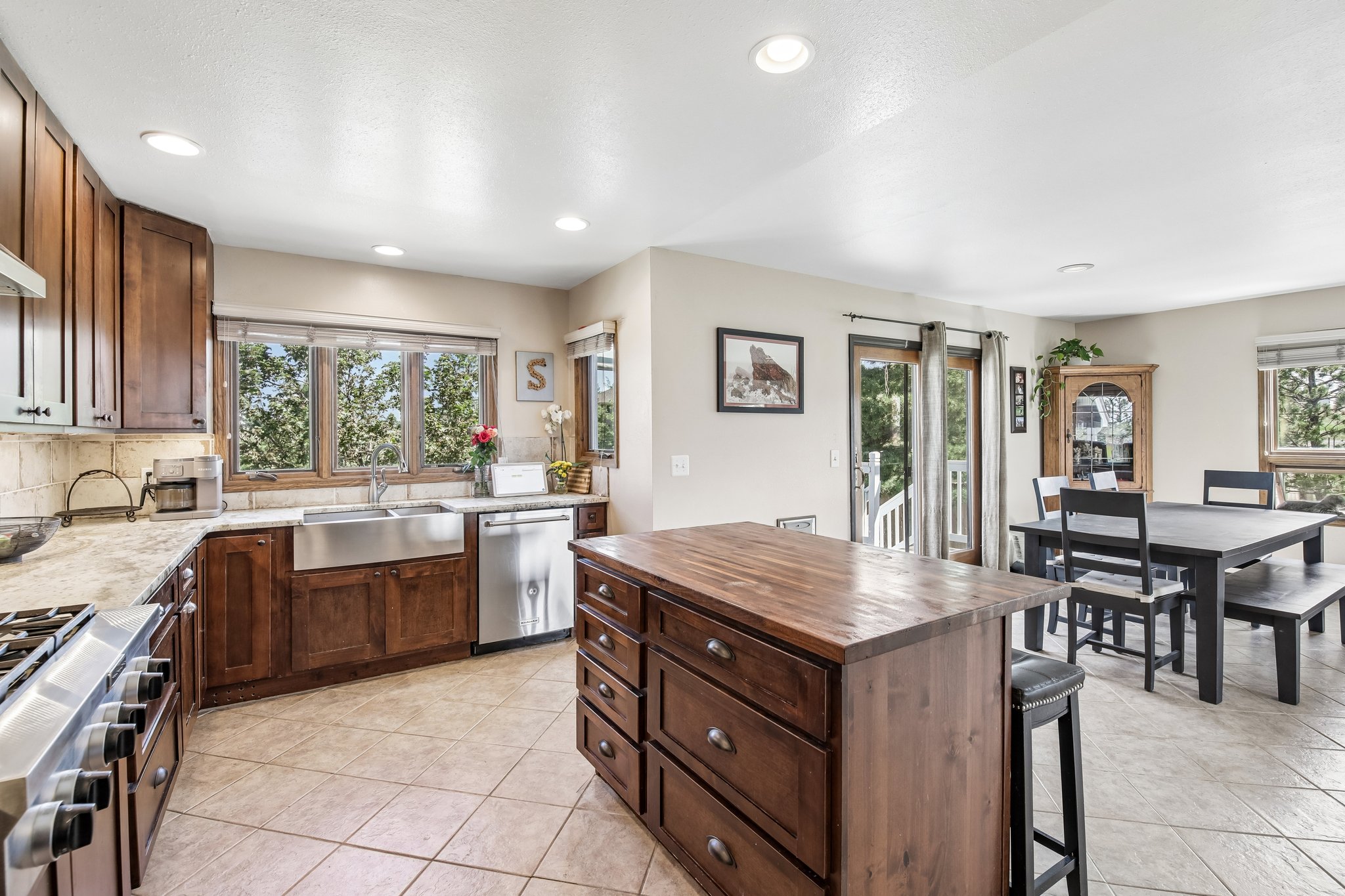 Crestview Dr-S2905-009.jpg