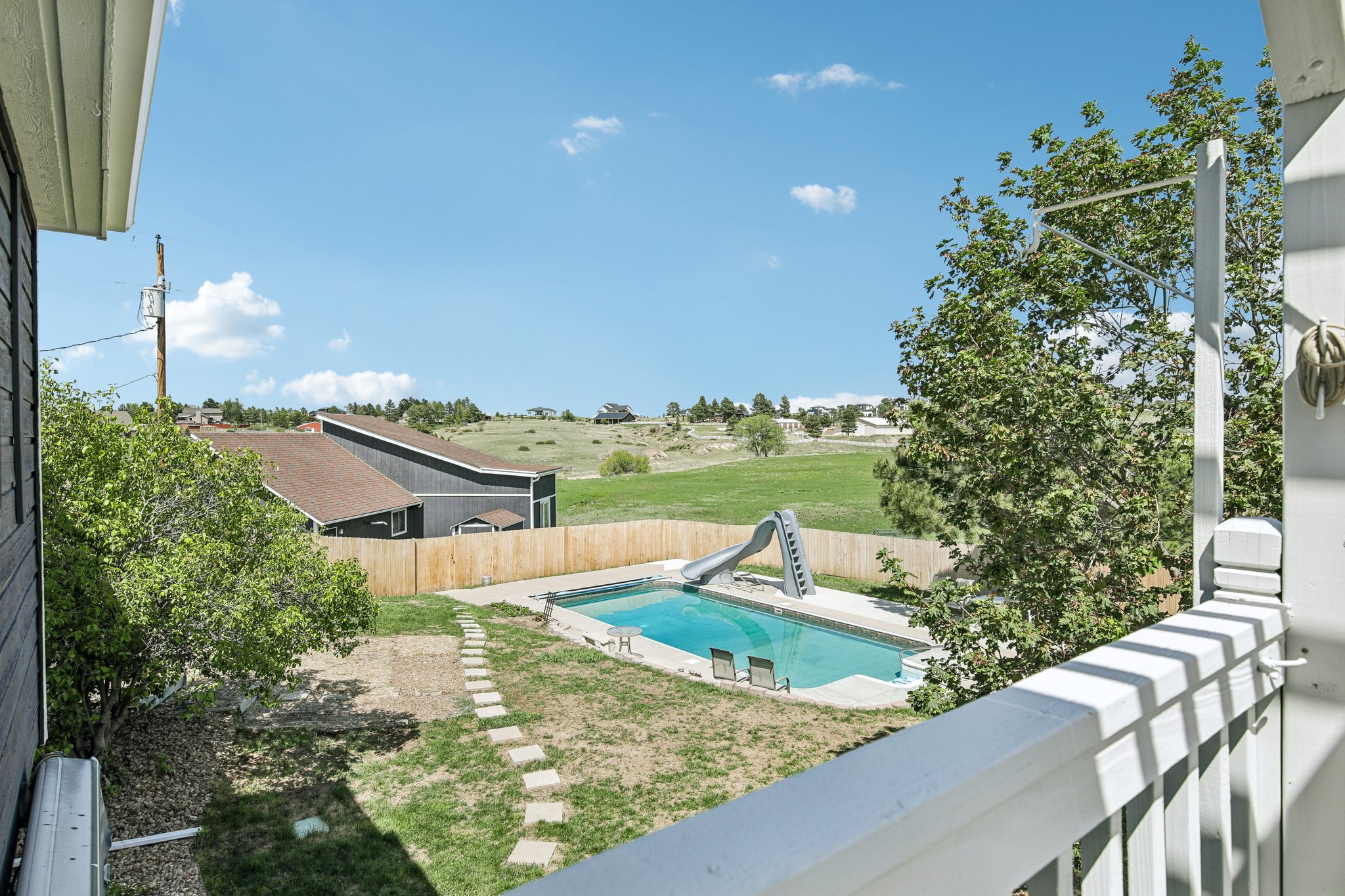 Crestview Dr-S2905-037.jpg