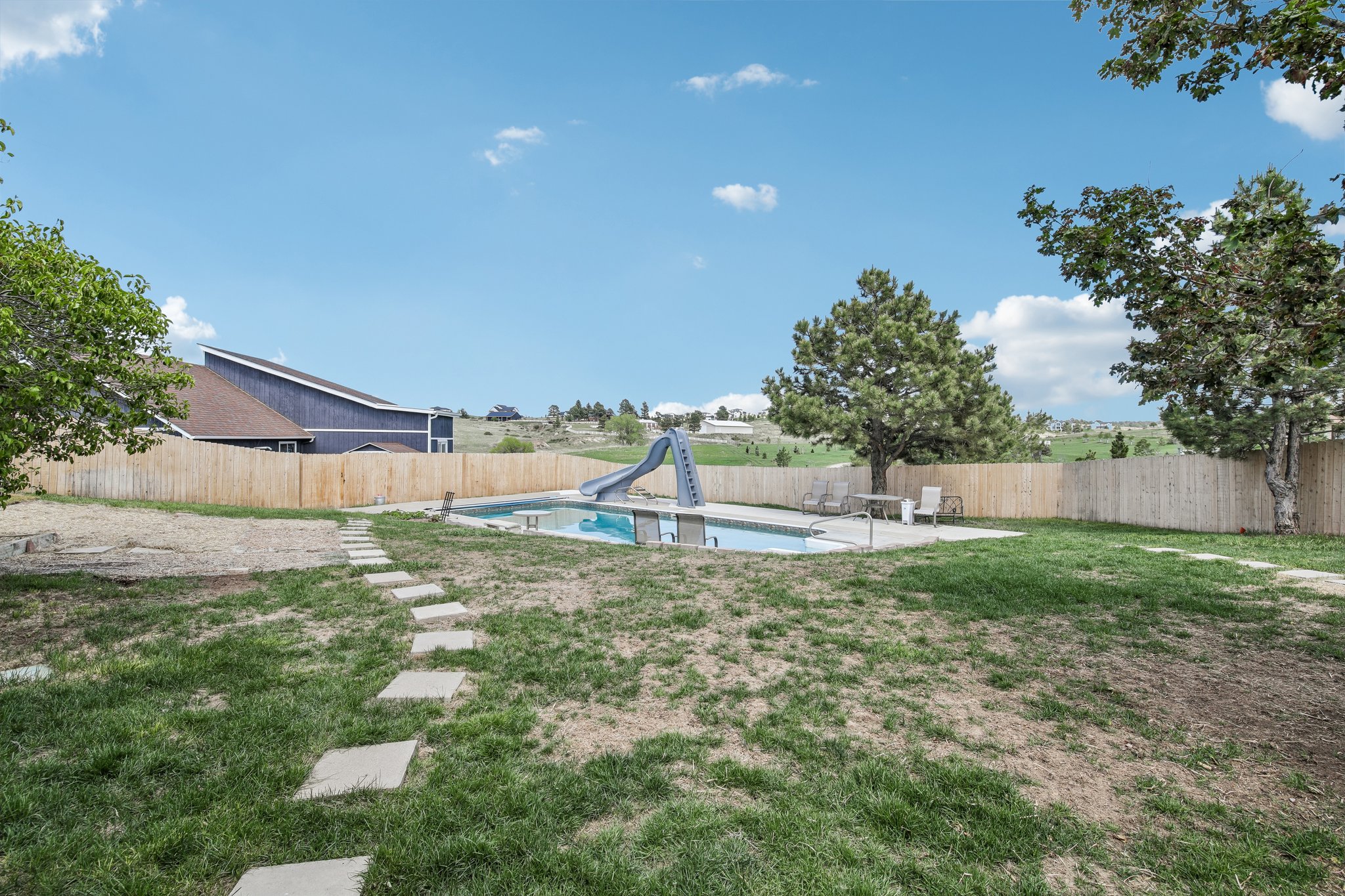 Crestview Dr-S2905-046.jpg