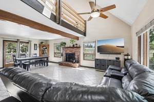 Crestview Dr-S2905-002.jpg