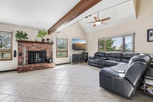 Crestview Dr-S2905-003.jpg