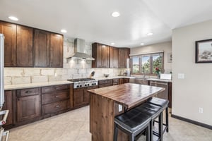 Crestview Dr-S2905-006.jpg