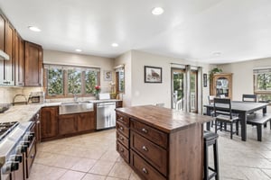 Crestview Dr-S2905-009.jpg