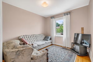 26-second bedroom1