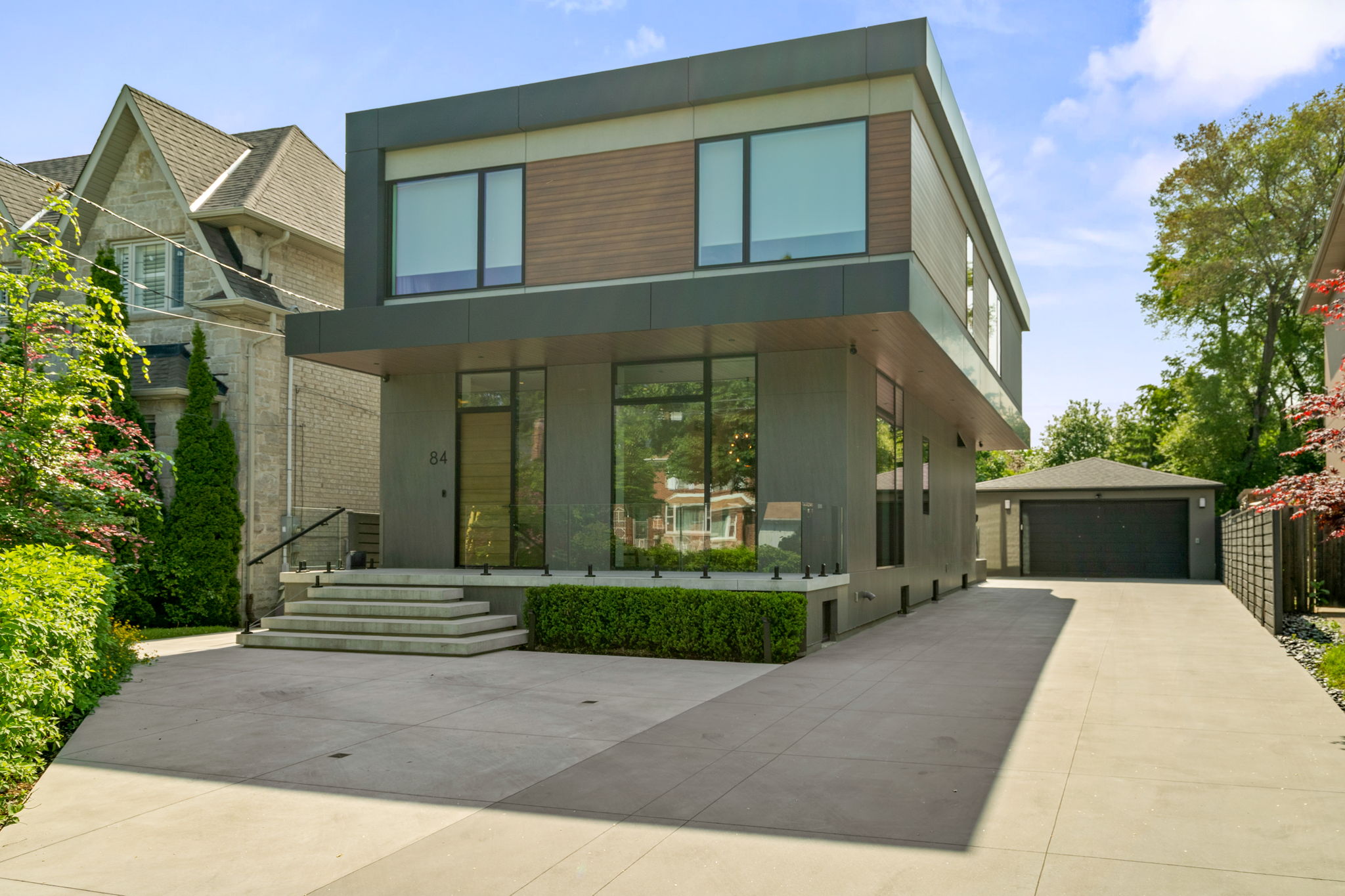84 Brookview Dr Toronto, ON M6A 2K6