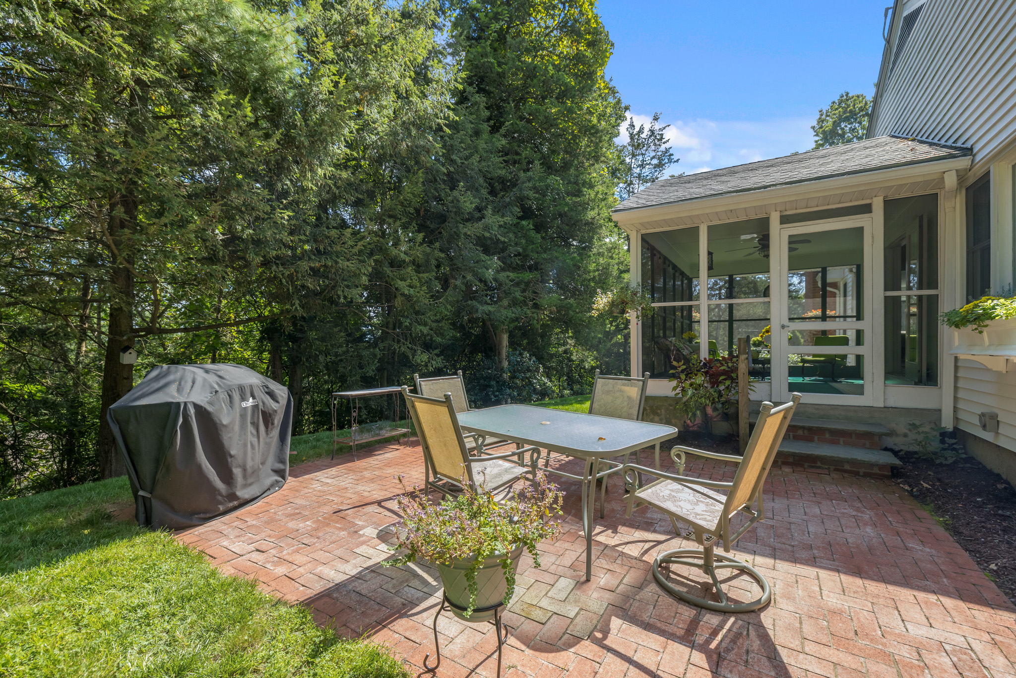 84 High Farms Rd, West Hartford, CT 06107, USA Photo 21