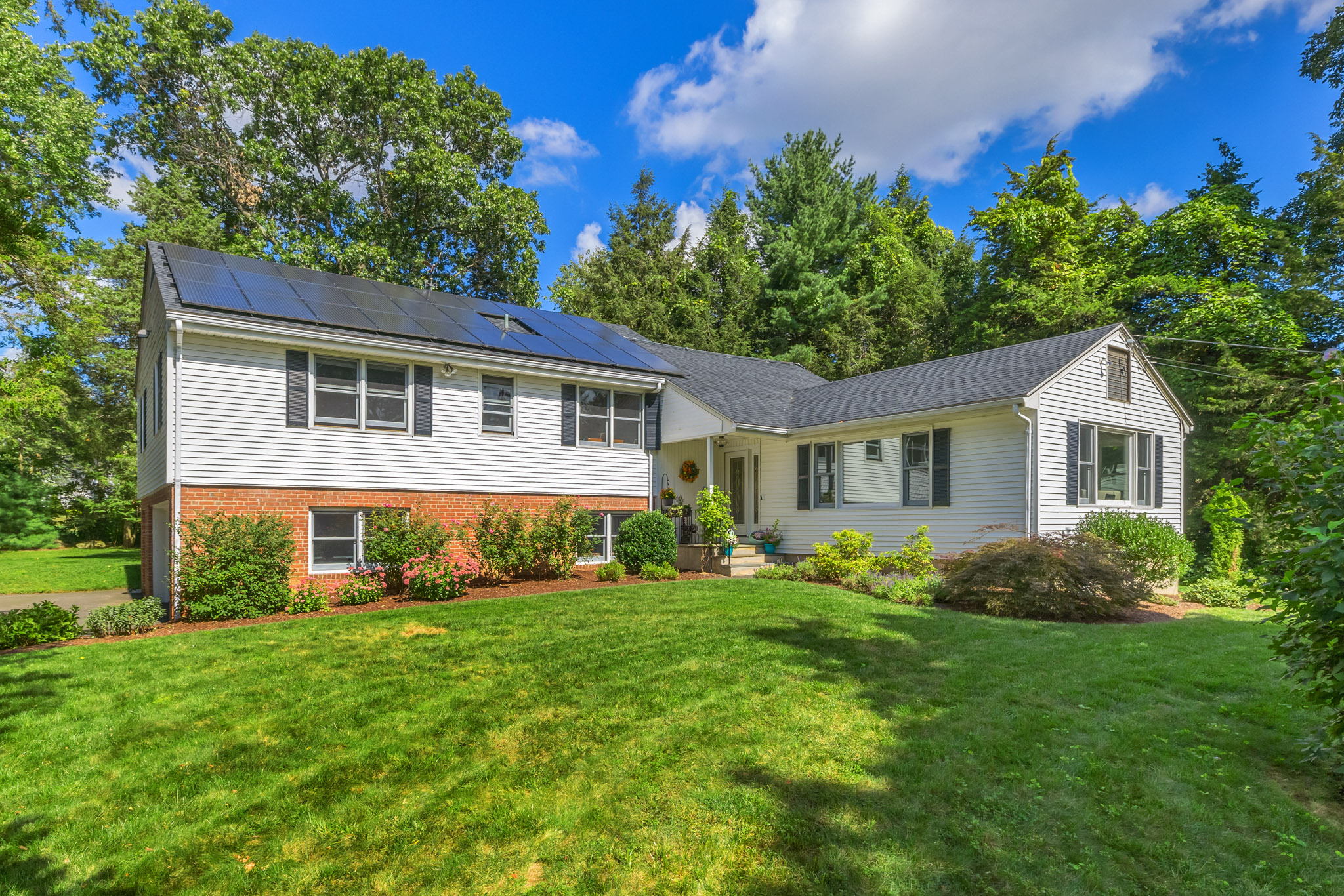84 High Farms Rd, West Hartford, CT 06107, USA Photo 2