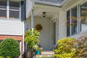 84 High Farms Rd, West Hartford, CT 06107, USA Photo 5