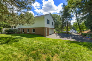 84 High Farms Rd, West Hartford, CT 06107, USA Photo 9