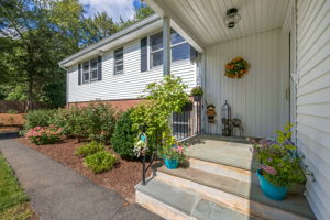 84 High Farms Rd, West Hartford, CT 06107, USA Photo 6