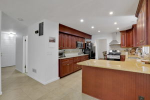  Photo 48