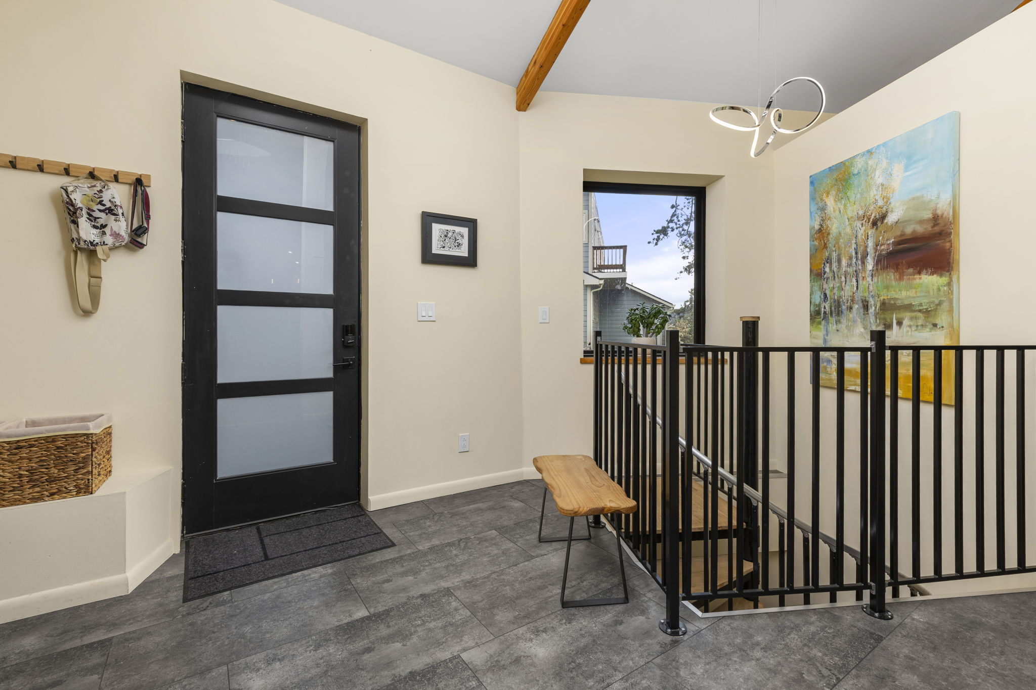 Photo 8