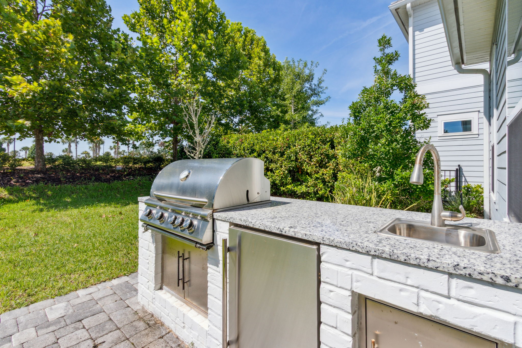 Outdoor Kitchen