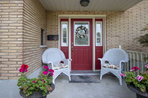 7 Front Exterior