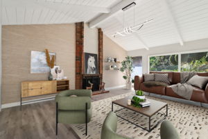 Kirkwood_Ln-S0212-009 virtually staged (2)