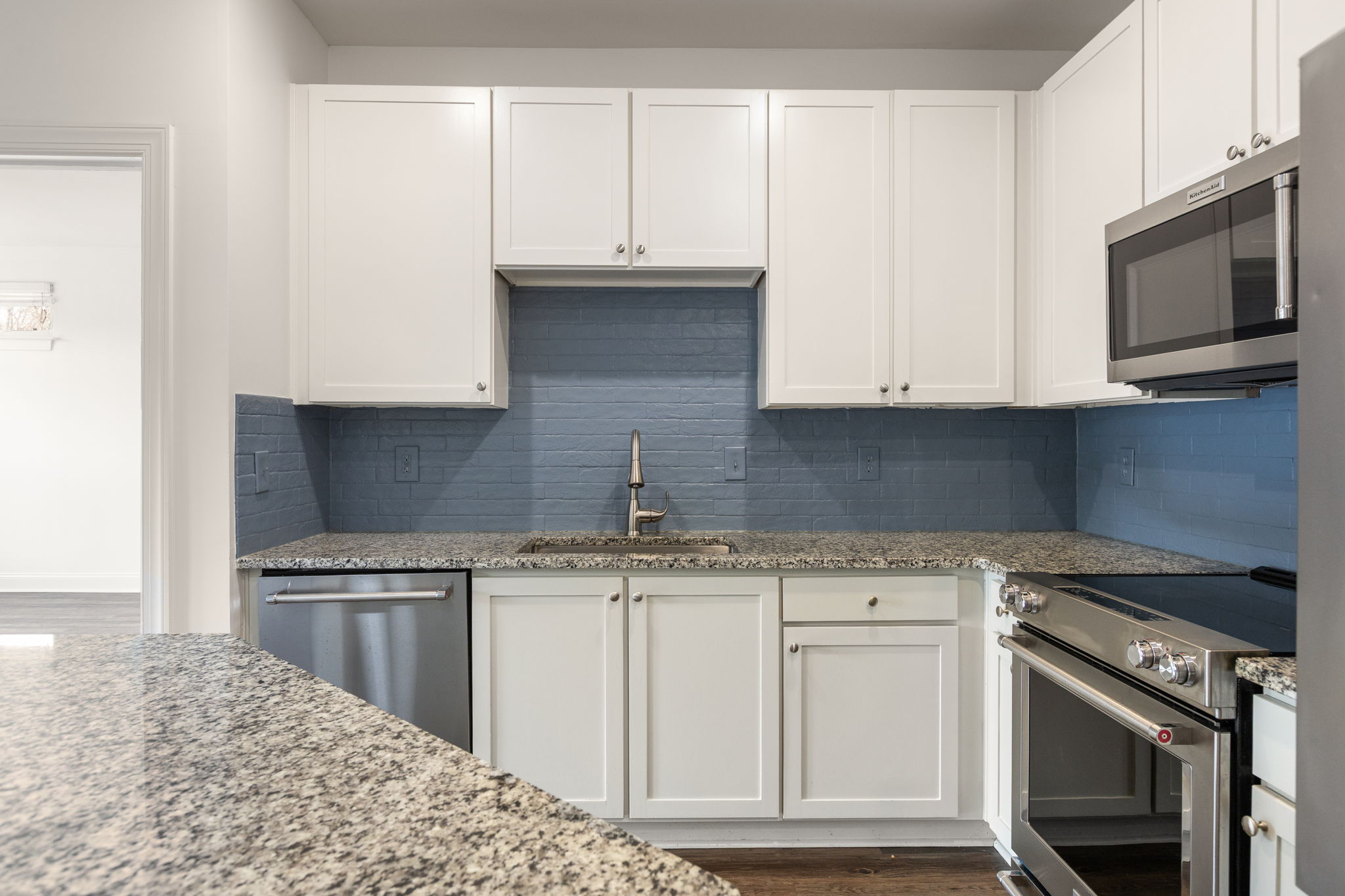 20260305_840united_roots003