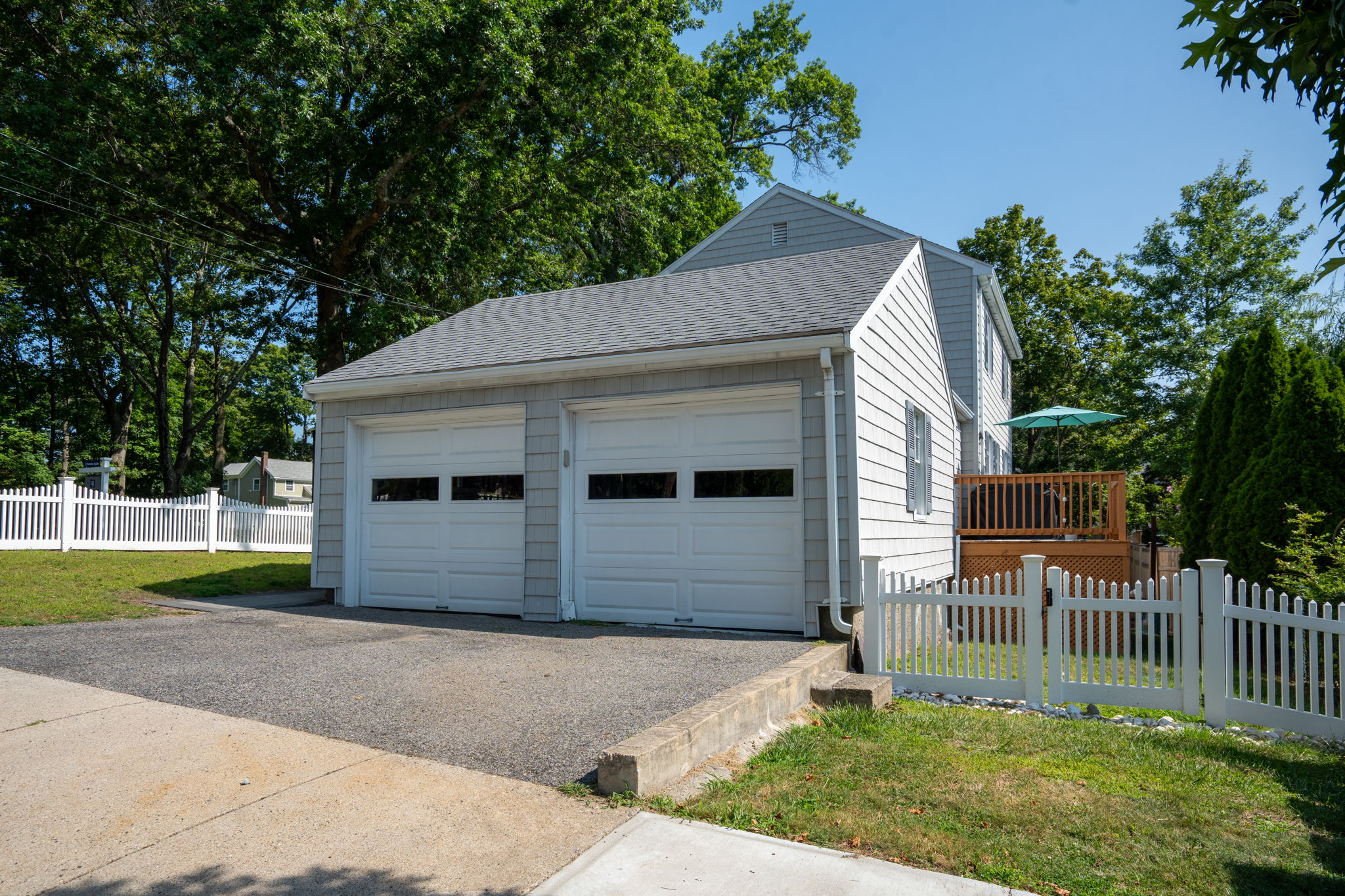 Exterior (4 of 11)