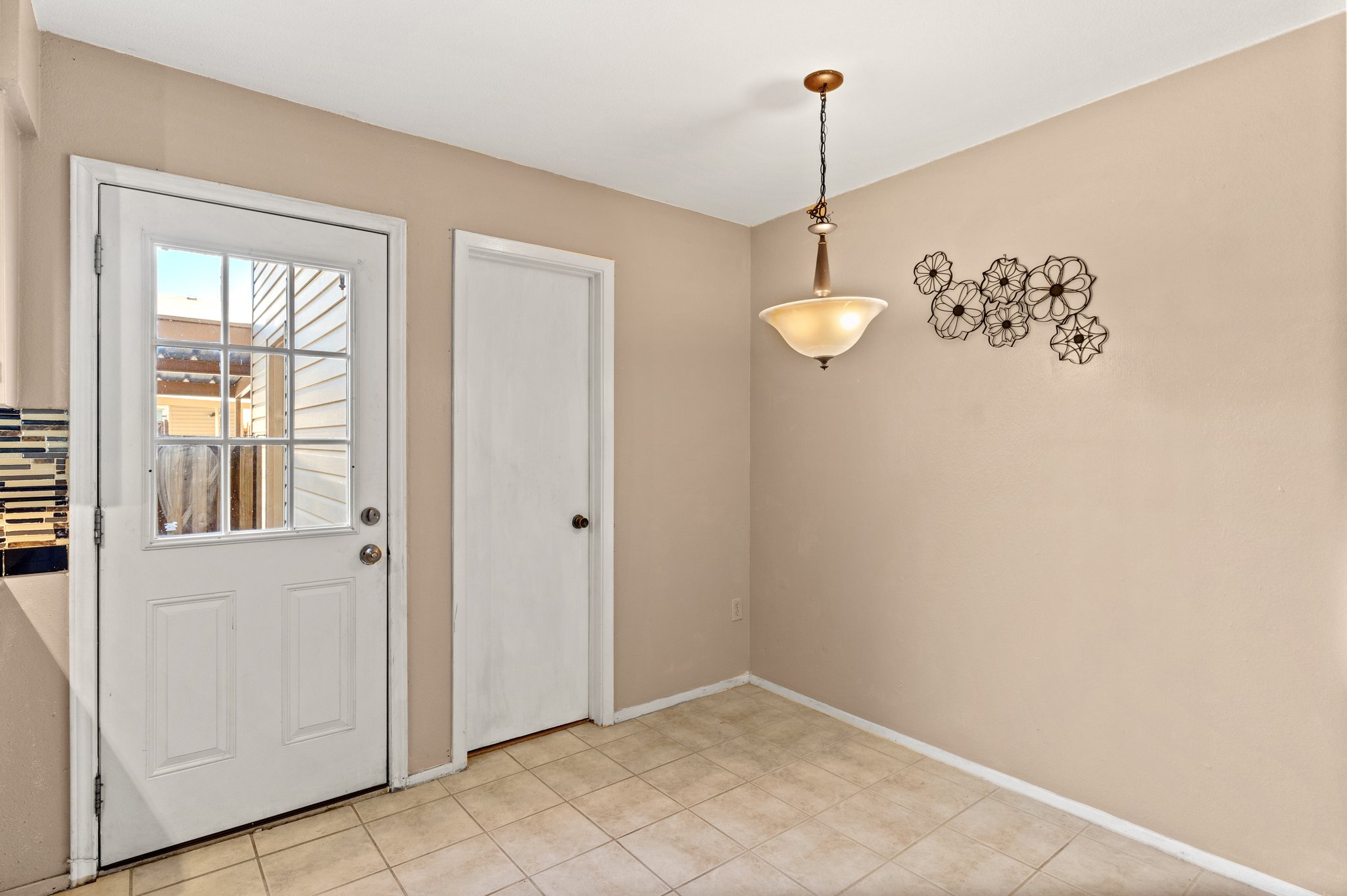 8400 Jamestown Dr, Austin, TX 78758, USA Photo 5